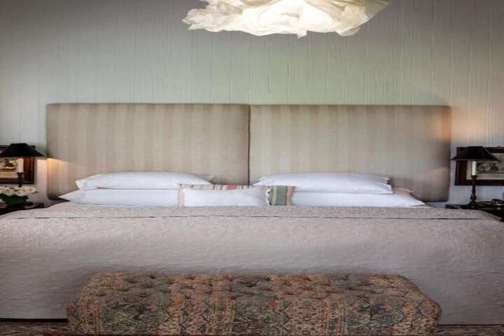 Room 10 of 42