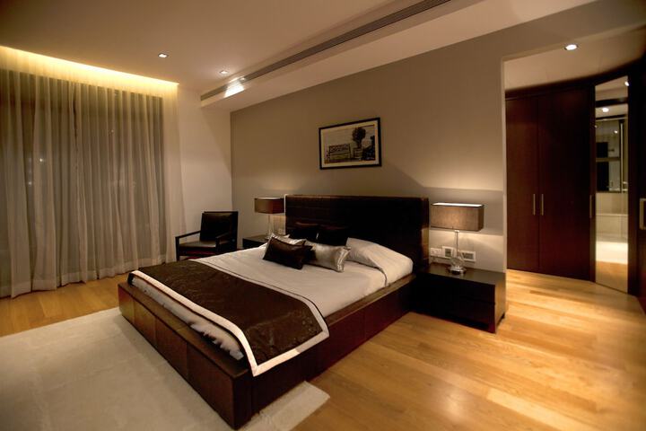 Room 3 of 28