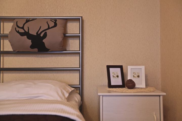 Room 5 of 183