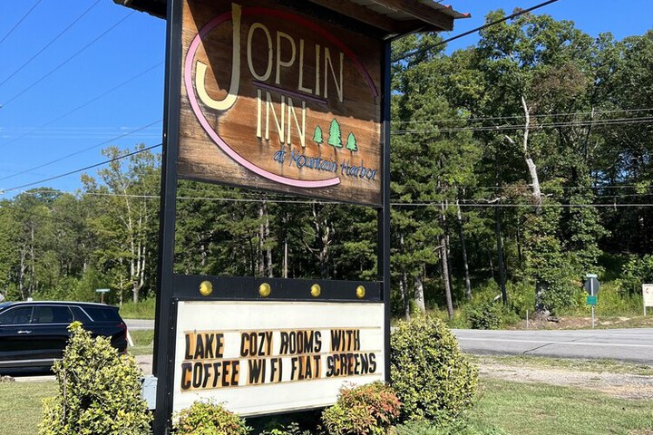 Hotel Interior 10 of 27