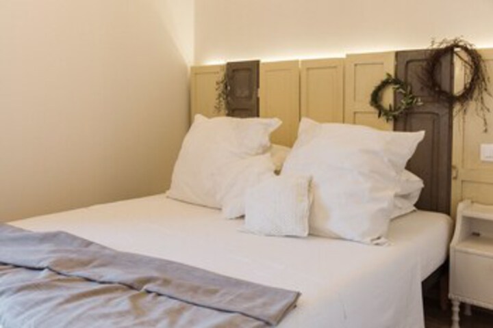 Room 33 of 46