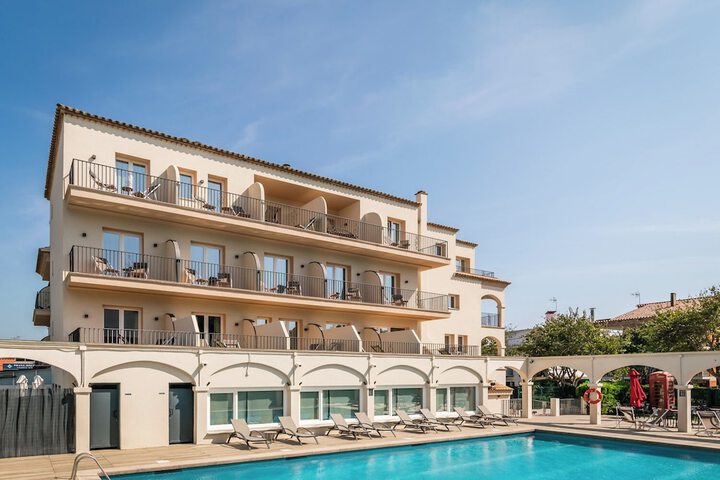 Pools & Facilities
