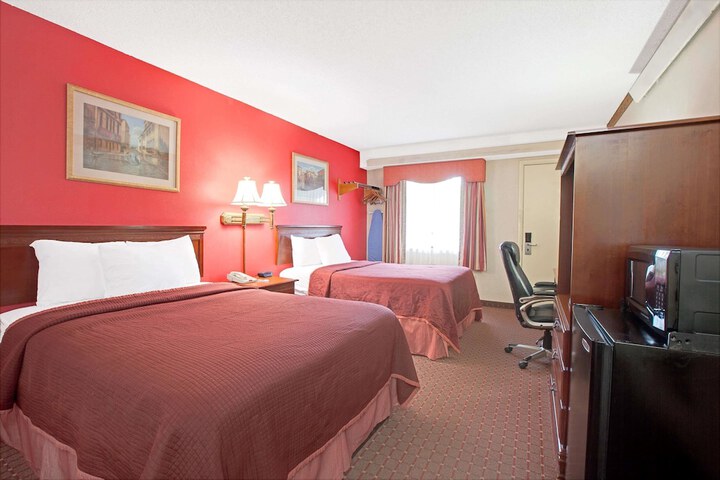 2 Double Beds (4 of 4)