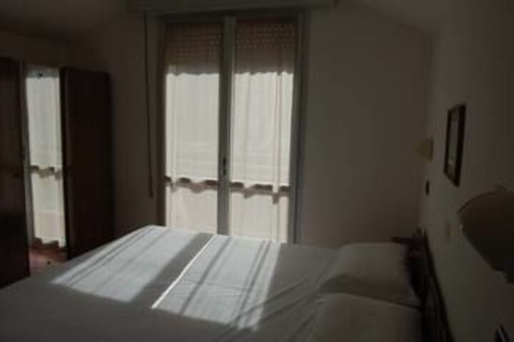Room 28 of 46