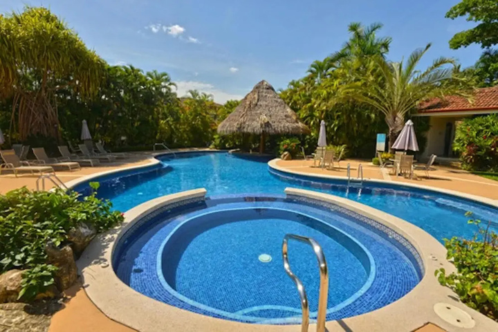 Pool 7 of 17