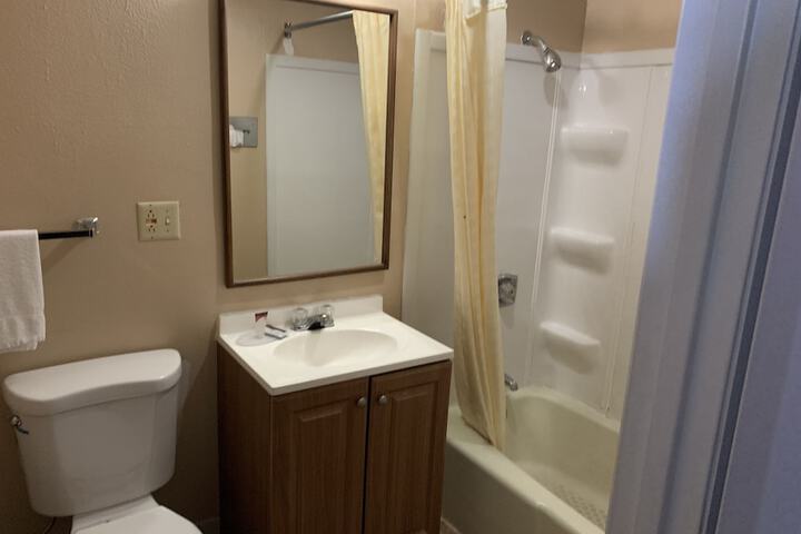 Room 10 of 14
