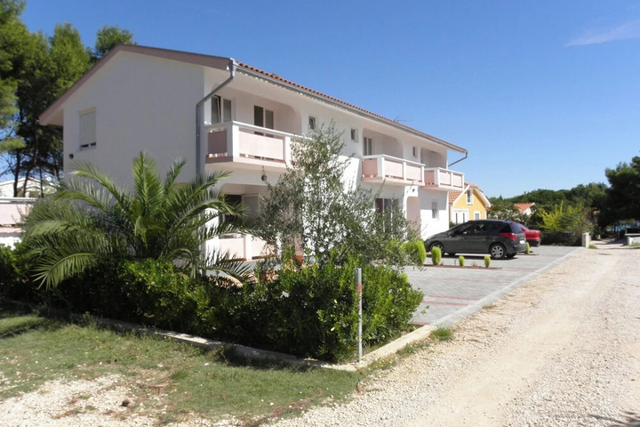 Vink 80 m From Beach A2