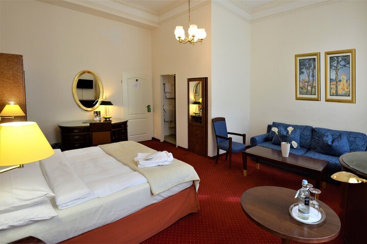 Room 29 of 38