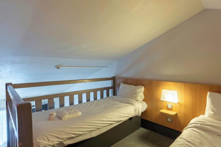 Room 14 of 42