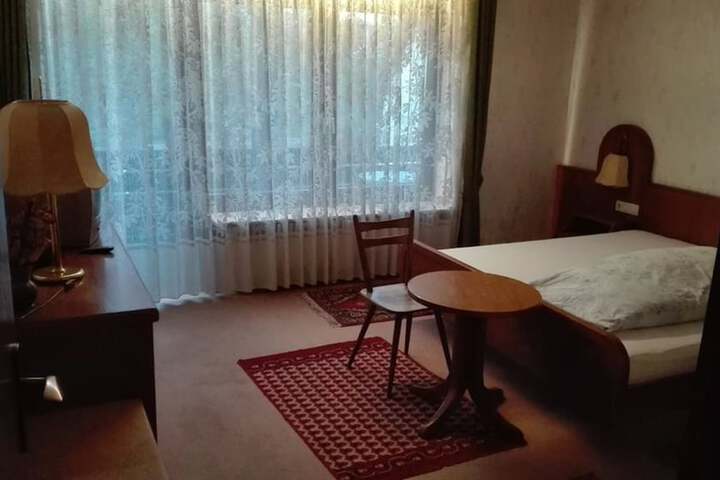 Room 2 of 3