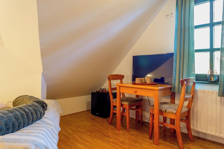 Room 32 of 54