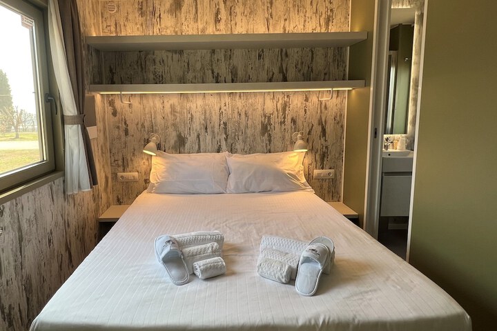 Room 5 of 23