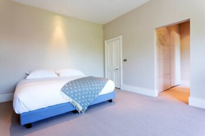 Room 26 of 29