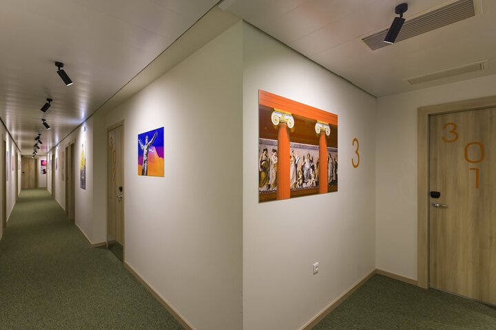 Ballroom/Hall 73 of 88