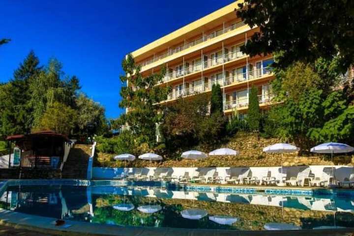 Hotel 27 of 33