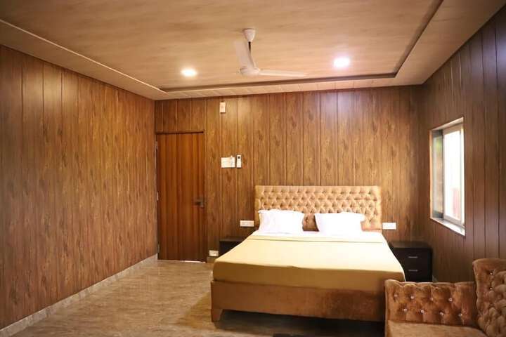 Room 3 of 62
