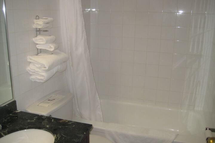 Room 11 of 24