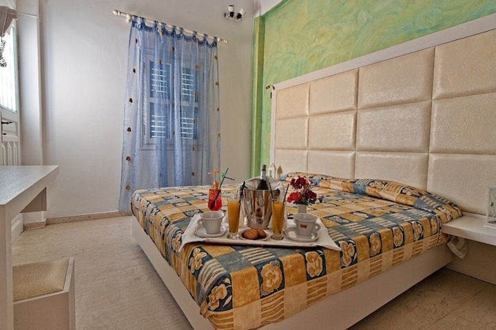 Room 4 of 39