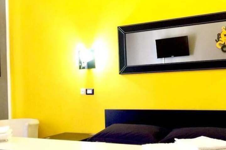 Room 10 of 27