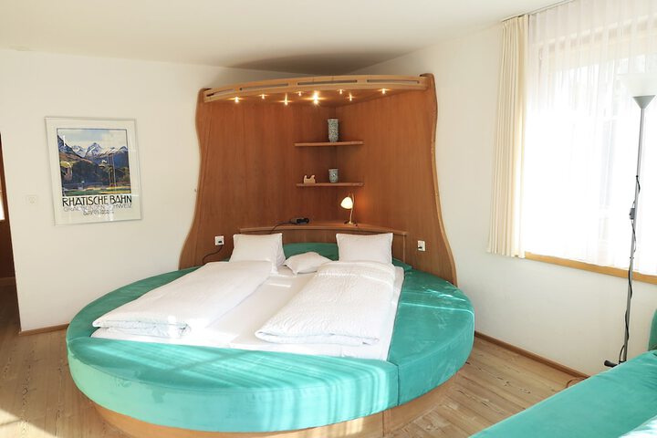 Room 14 of 37