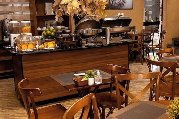 Breakfast/Coffee Service 27 of 35