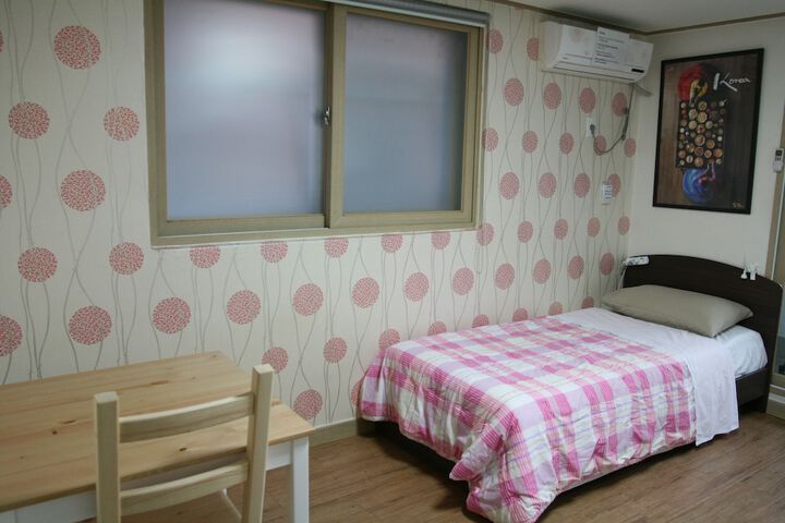 Room 16 of 39