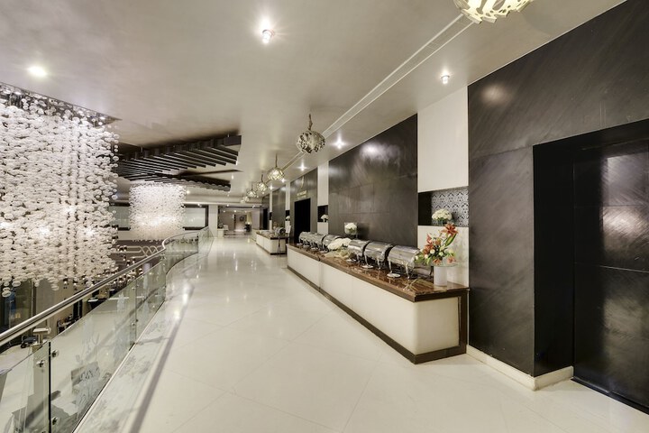 Ballroom/Hall 123 of 133