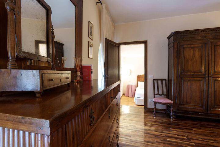 Room 16 of 73