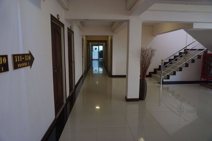 Ballroom/Hall 37 of 47