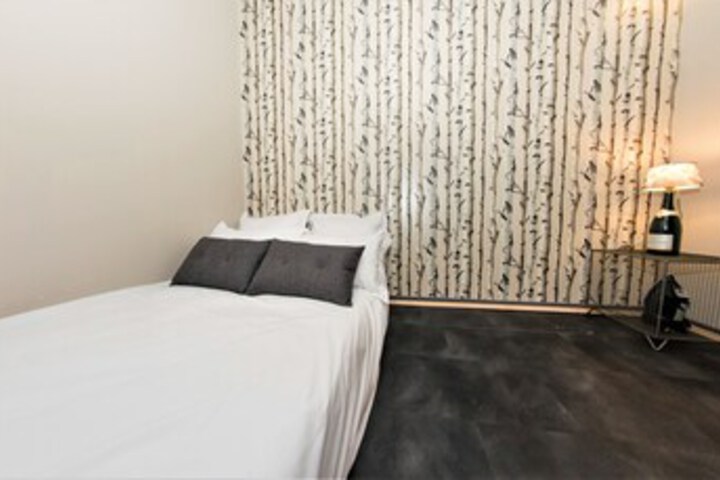 Room 12 of 20