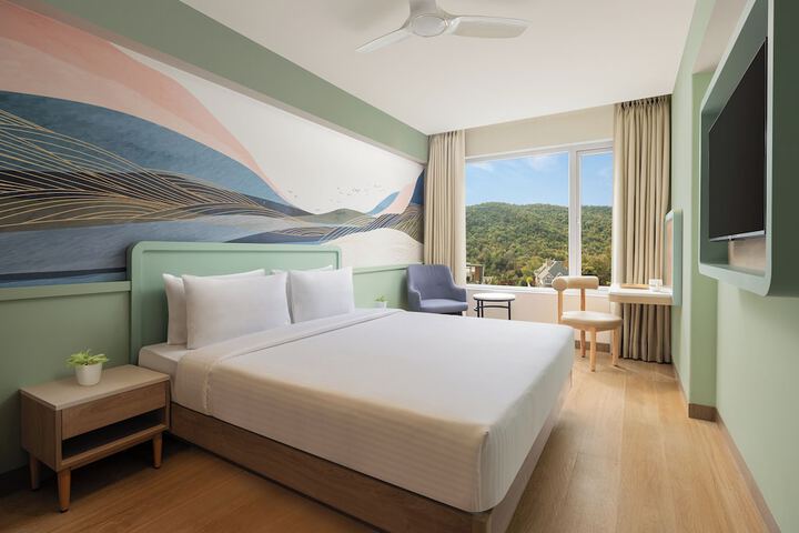 Room 7 of 25