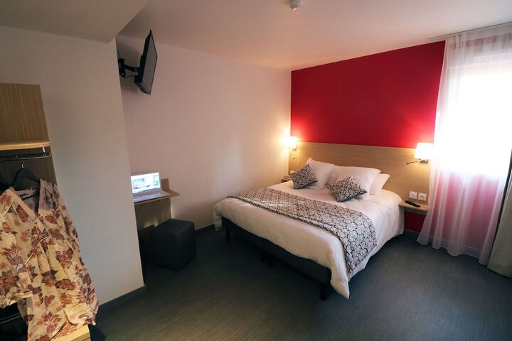 Room 3 of 66