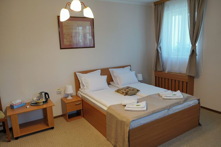 Room 14 of 37
