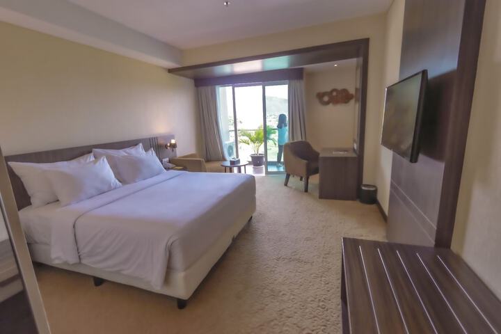 Room 2 of 9