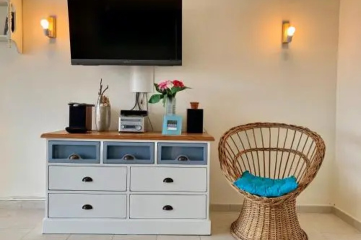 Room 3 of 13