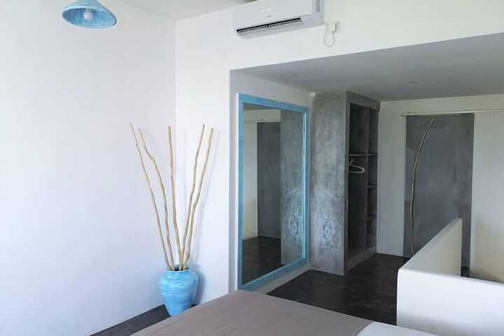 Room 4 of 14