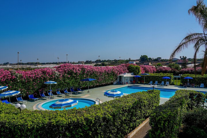 Pools & Facilities