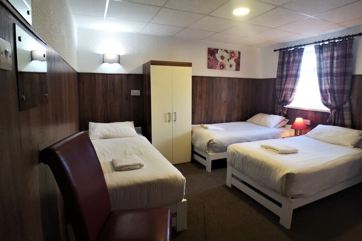 Room 18 of 102