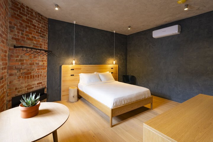 Room 15 of 34