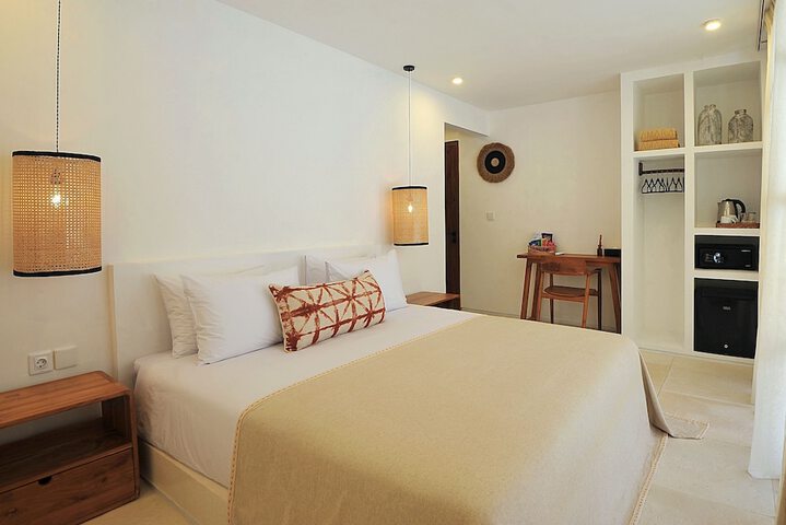 Room 9 of 37