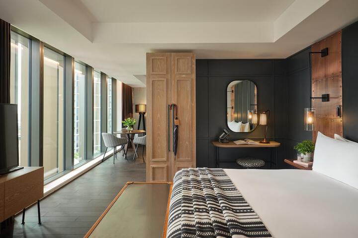 Room 21 of 49
