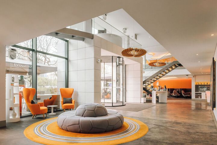 Guest Lobby