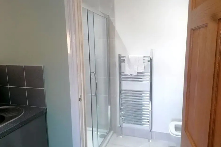 Room 7 of 14
