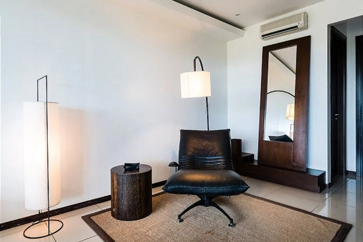 Room 2 of 16