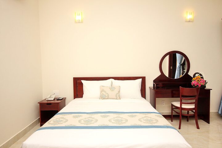 Room 6 of 151