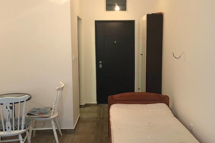 Room 7 of 67