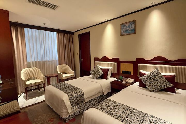 Room 8 of 46