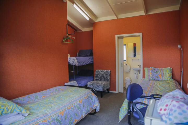 Room 34 of 89