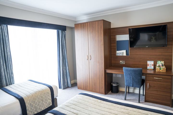 Room 42 of 70