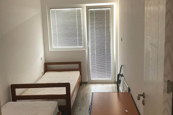 Room 9 of 67
